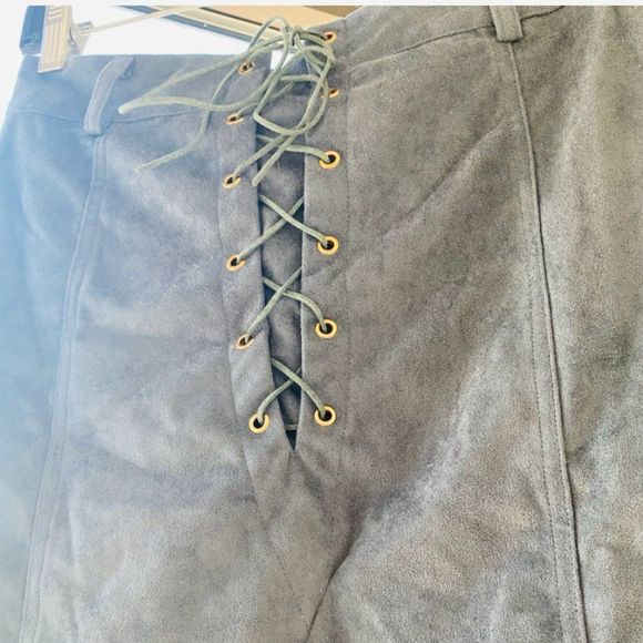 Boohoo Blue Suede Lace Up Mini Skirt size 8 - Picture 2 of 3